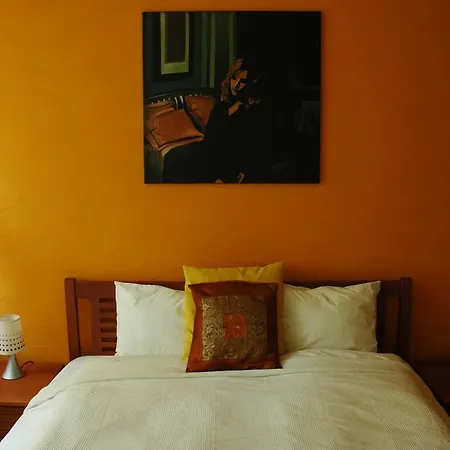 Be A Budapester3 *