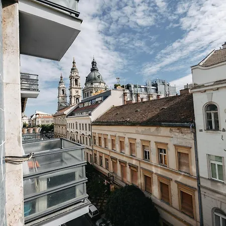 Be A Budapester3