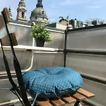 Be A Budapester3